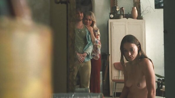 To piger hooker op med en velhavende hotelejer hård gruppe anal. labs sekss